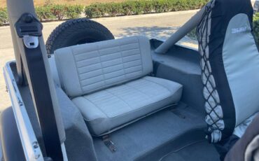 Jeep-wrangler-s-1989-white-11