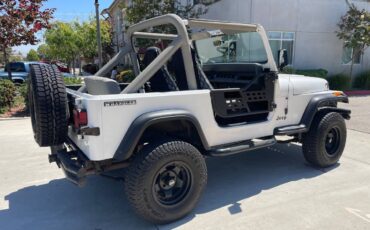 Jeep-wrangler-s-1989-white-3