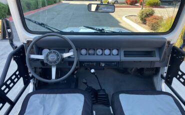 Jeep-wrangler-s-1989-white-7