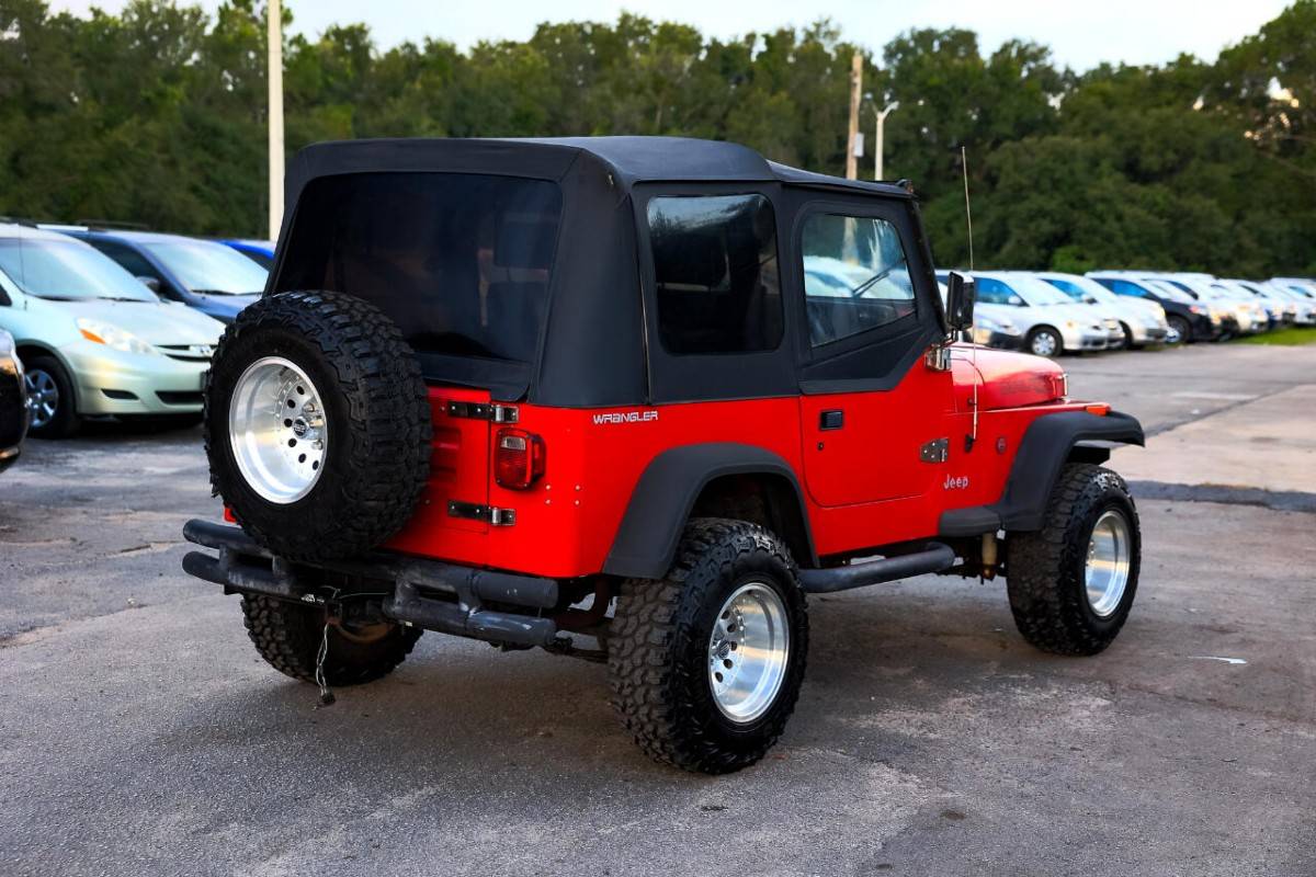 Jeep-wrangler-s-1992-red-10