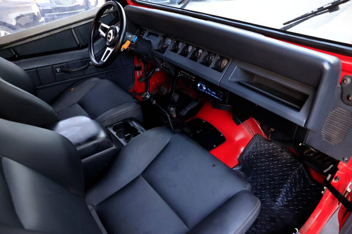 Jeep-wrangler-s-1992-red-17