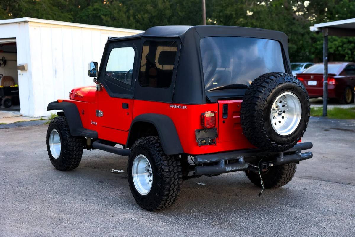 Jeep-wrangler-s-1992-red-4