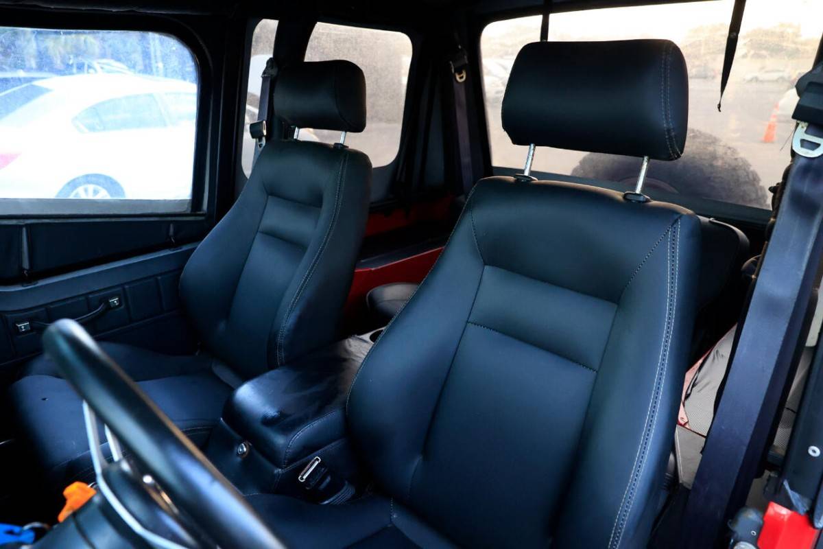 Jeep-wrangler-s-1992-red-5