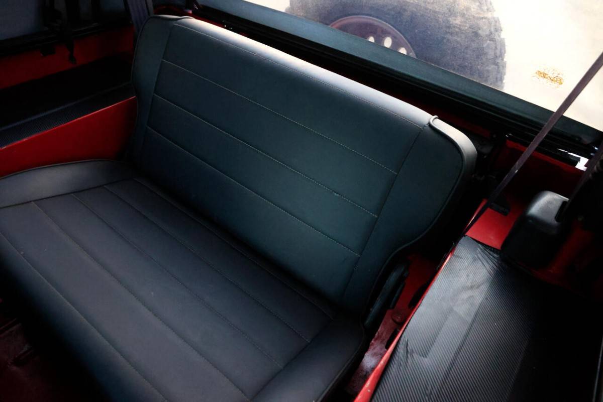 Jeep-wrangler-s-1992-red-9
