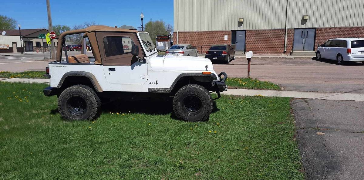 Jeep-wrangler-s-1994-white-2