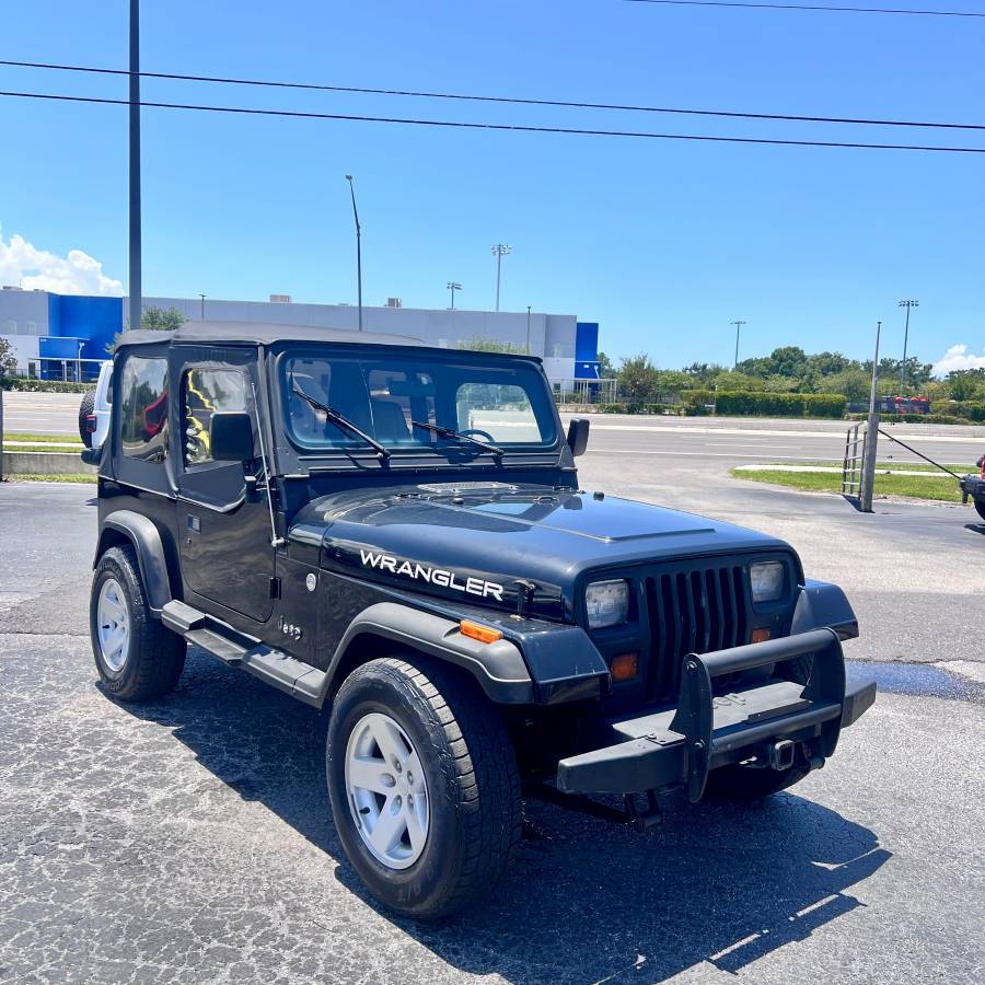 Jeep-wrangler-s-1995-black-1