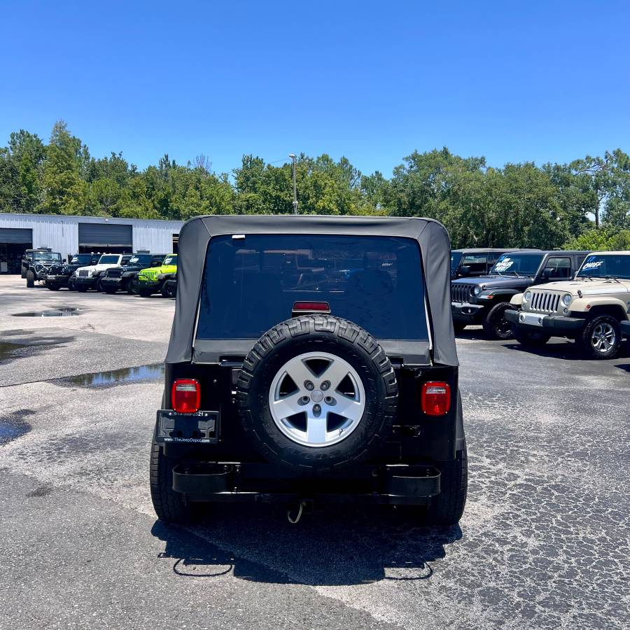 Jeep-wrangler-s-1995-black-5
