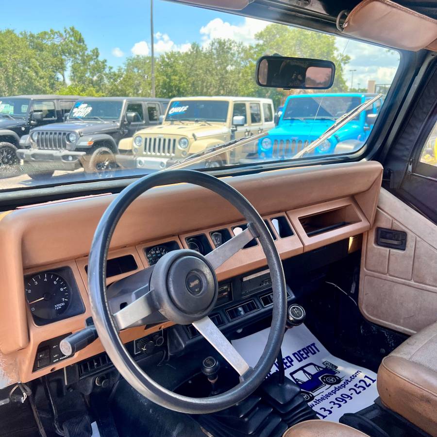 Jeep-wrangler-s-1995-black-6