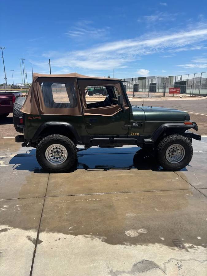 Jeep-wrangler-s-1995-green-4