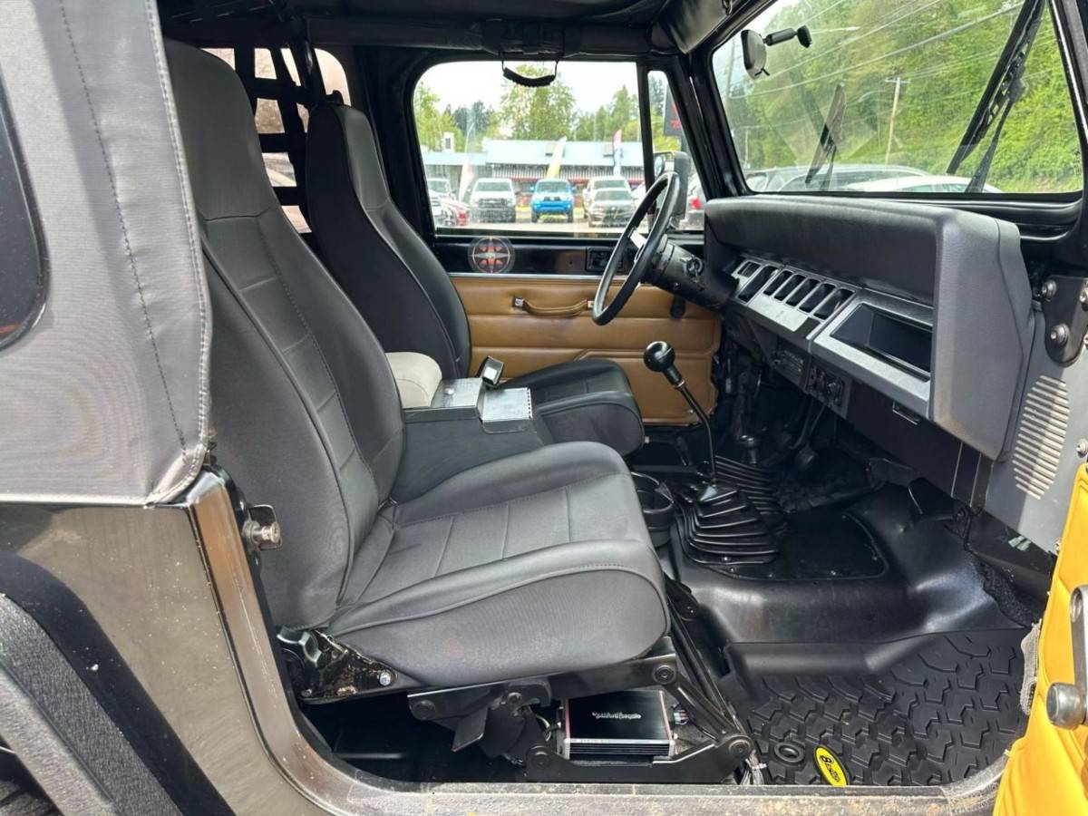 Jeep-wrangler-s-sport-utility-1992-black-13
