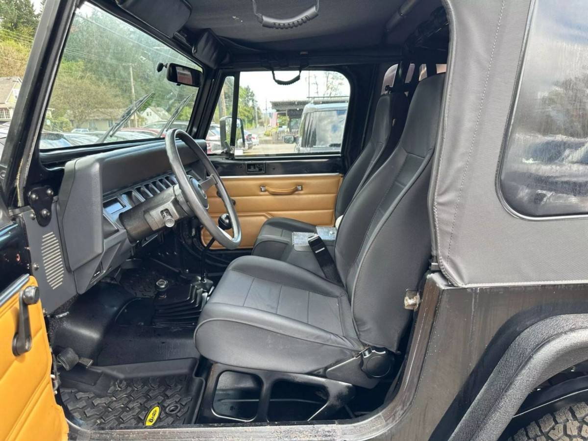 Jeep-wrangler-s-sport-utility-1992-black-7
