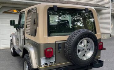 Jeep-wrangler-sahara-1989-1