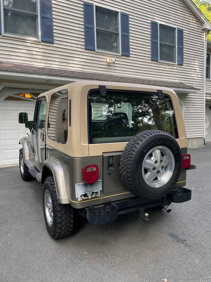 Jeep-wrangler-sahara-1989-1