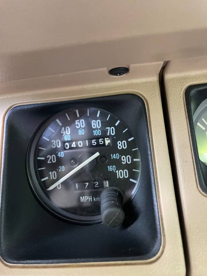 Jeep-wrangler-sahara-1989-3