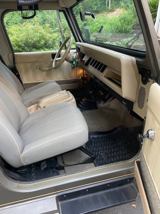 Jeep-wrangler-sahara-1989-6