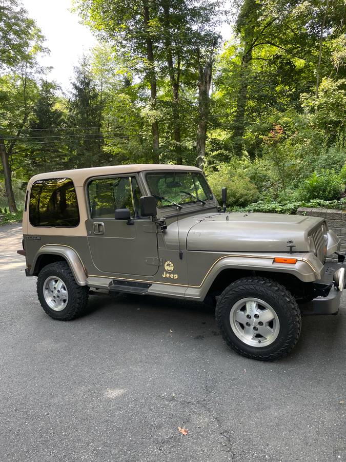 Jeep-wrangler-sahara-1989