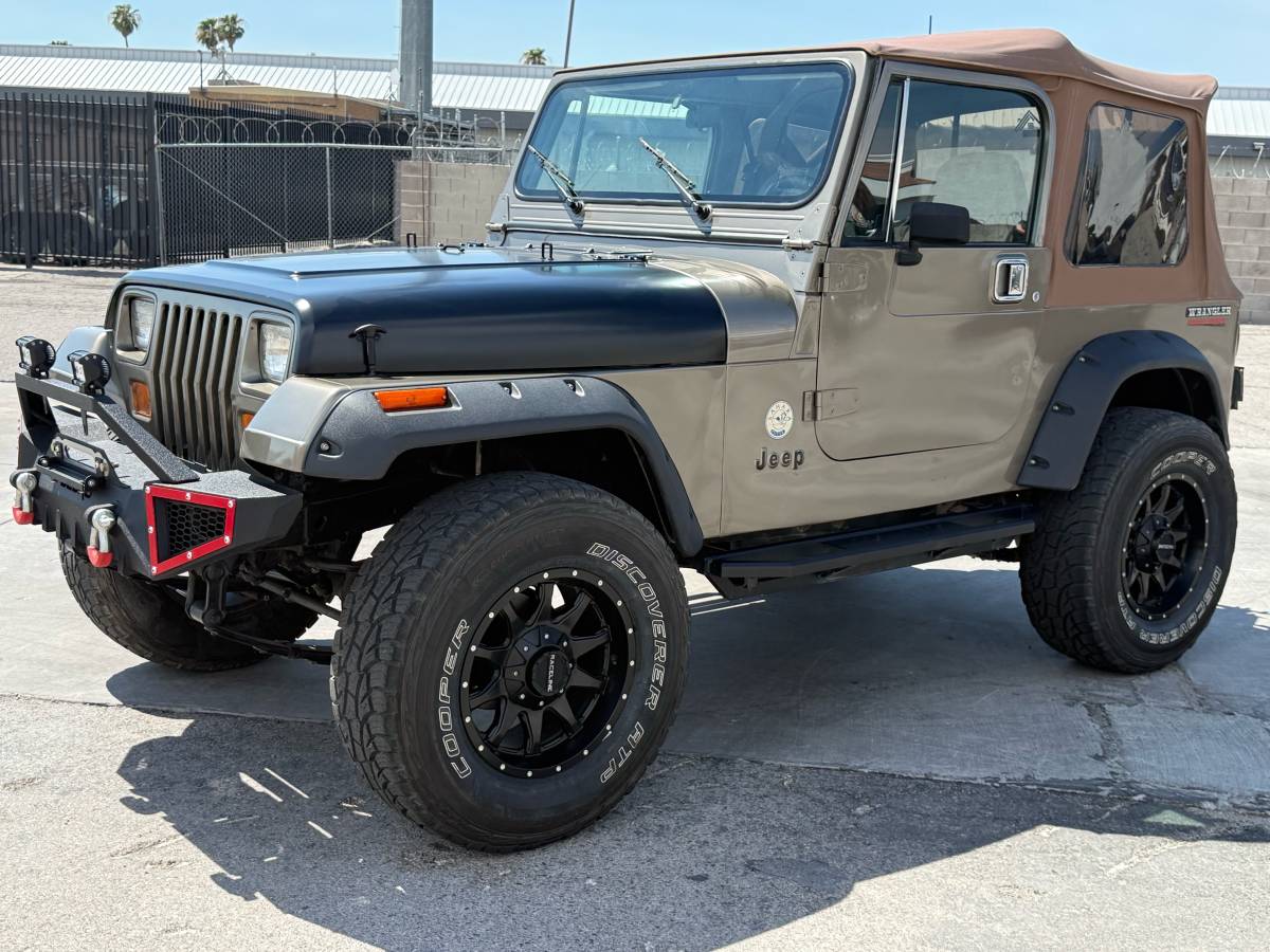 Jeep-wrangler-sahara-1990-brown-1