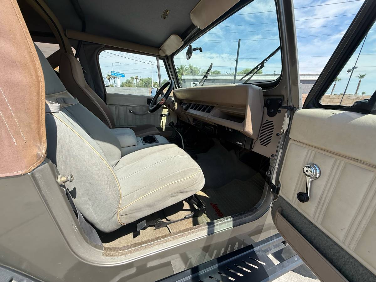 Jeep-wrangler-sahara-1990-brown-11