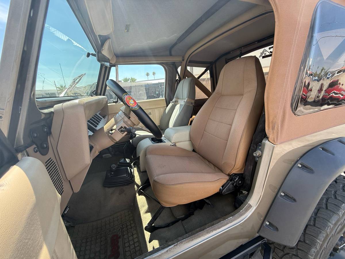 Jeep-wrangler-sahara-1990-brown-13