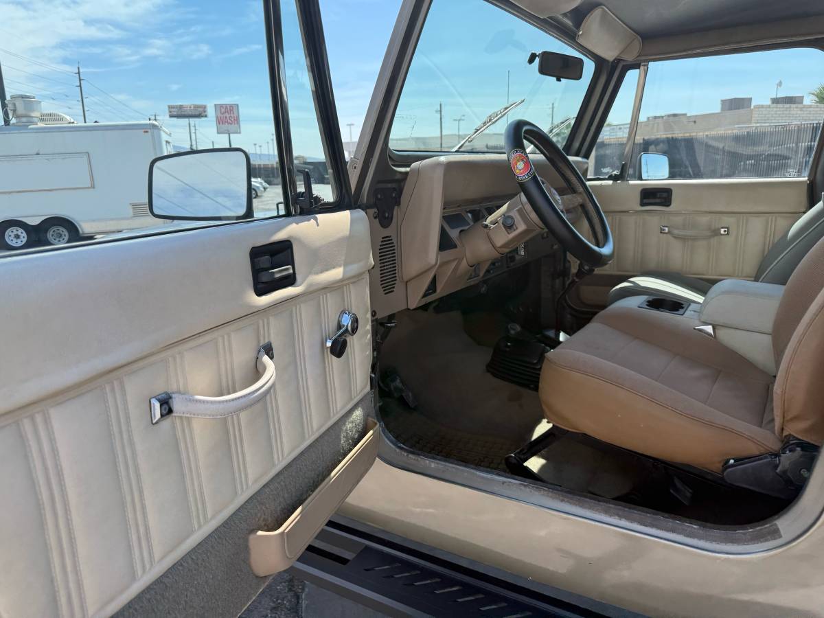 Jeep-wrangler-sahara-1990-brown-14