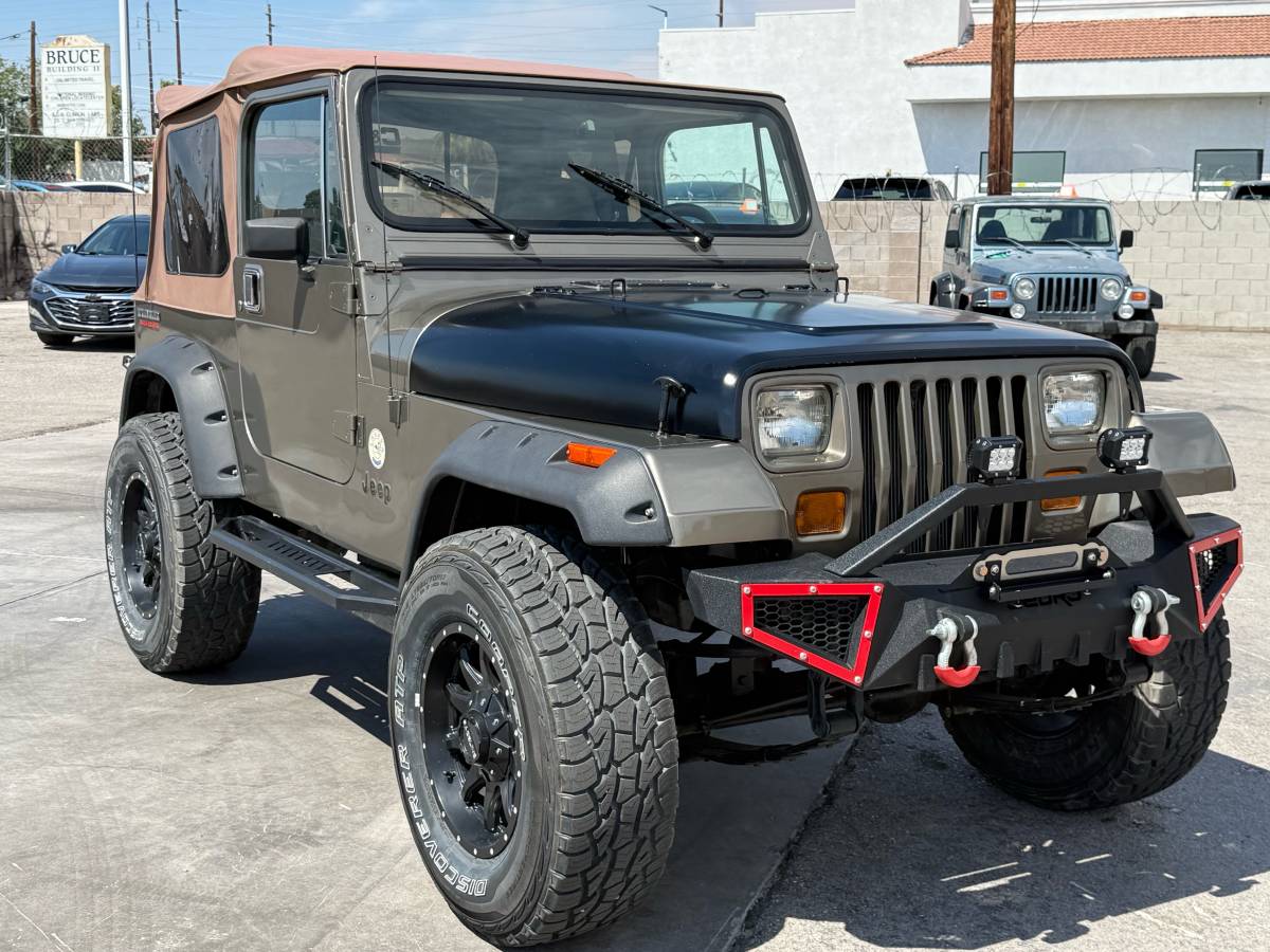 Jeep-wrangler-sahara-1990-brown-2