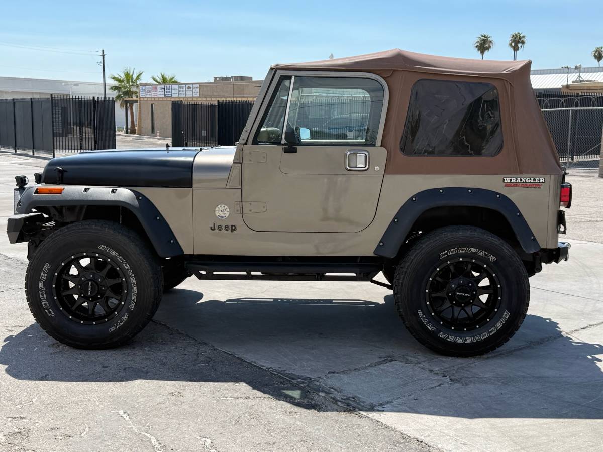 Jeep-wrangler-sahara-1990-brown-6