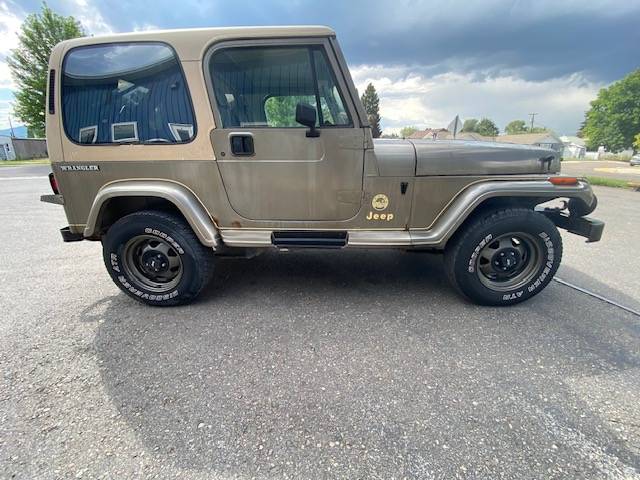 Jeep-wrangler-sahara-1991-green-3