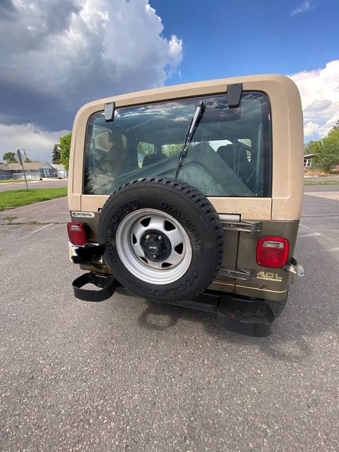 Jeep-wrangler-sahara-1991-green-4