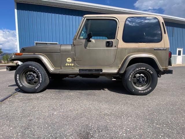 Jeep-wrangler-sahara-1991-green