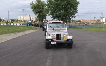 Jeep-wrangler-sahara-1995-1