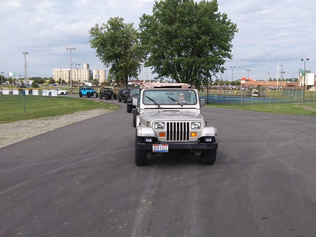 Jeep-wrangler-sahara-1995-1
