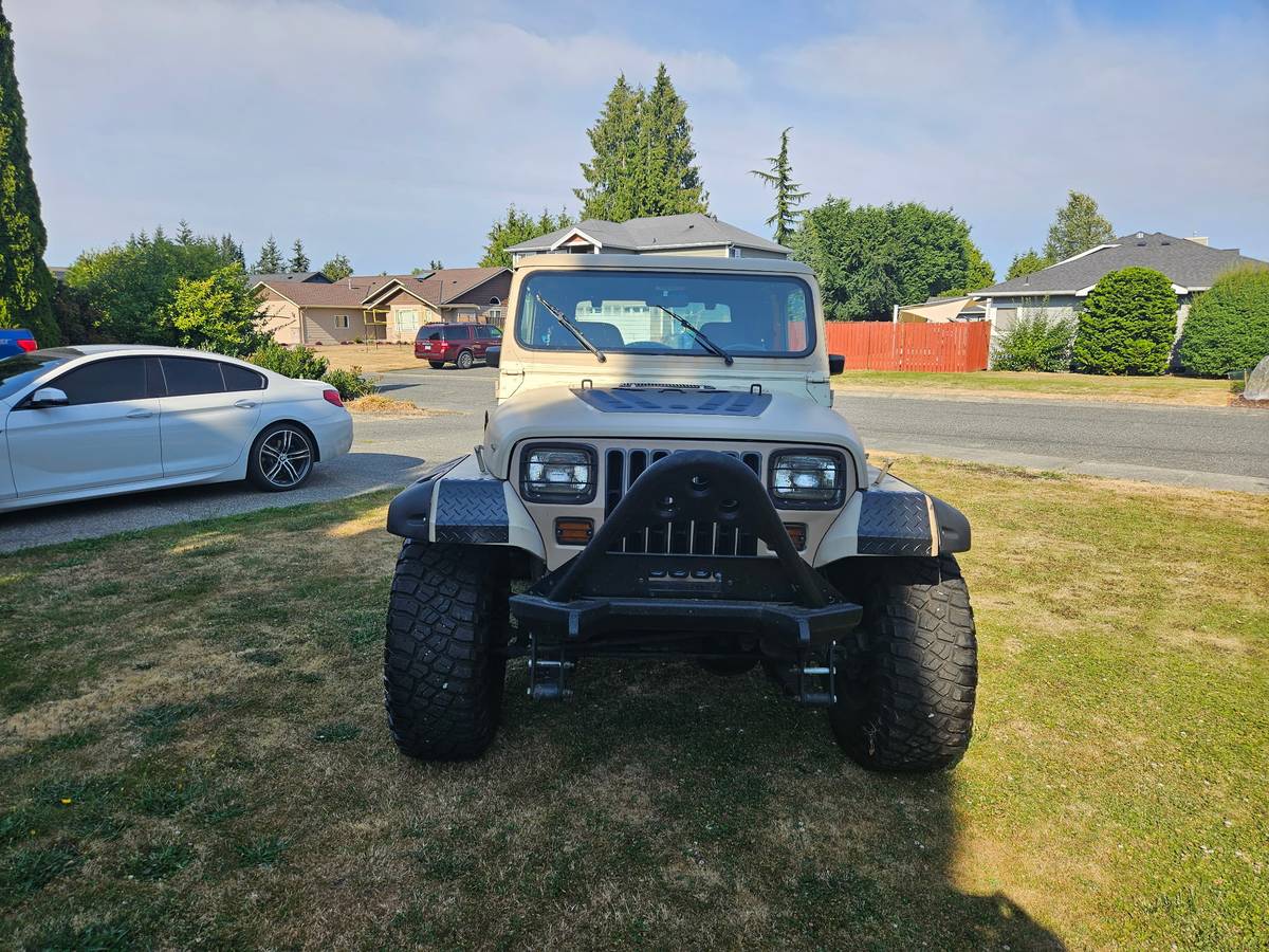 Jeep-wrangler-sahara-4x4-1989-3
