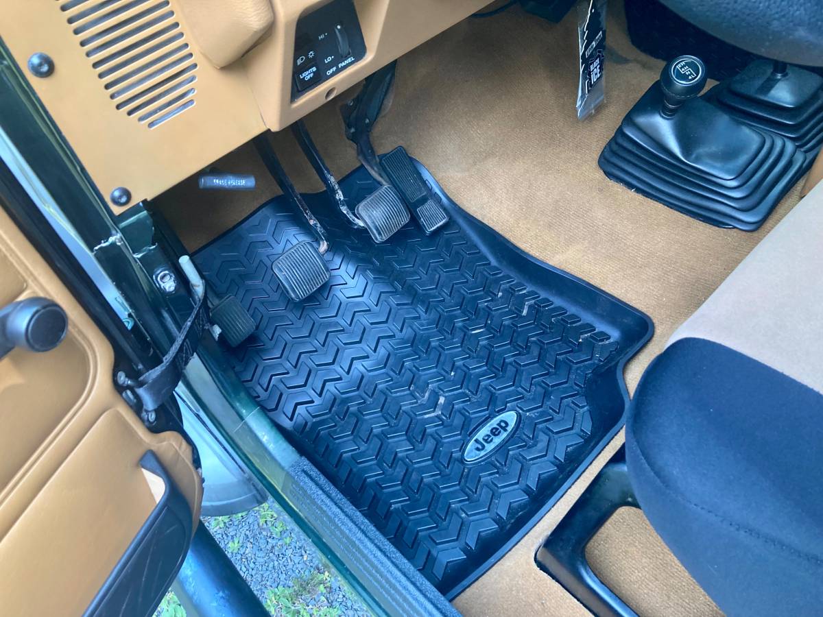 Jeep-wrangler-se-1995-green-11