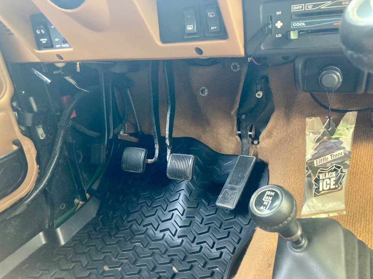 Jeep-wrangler-se-1995-green-12