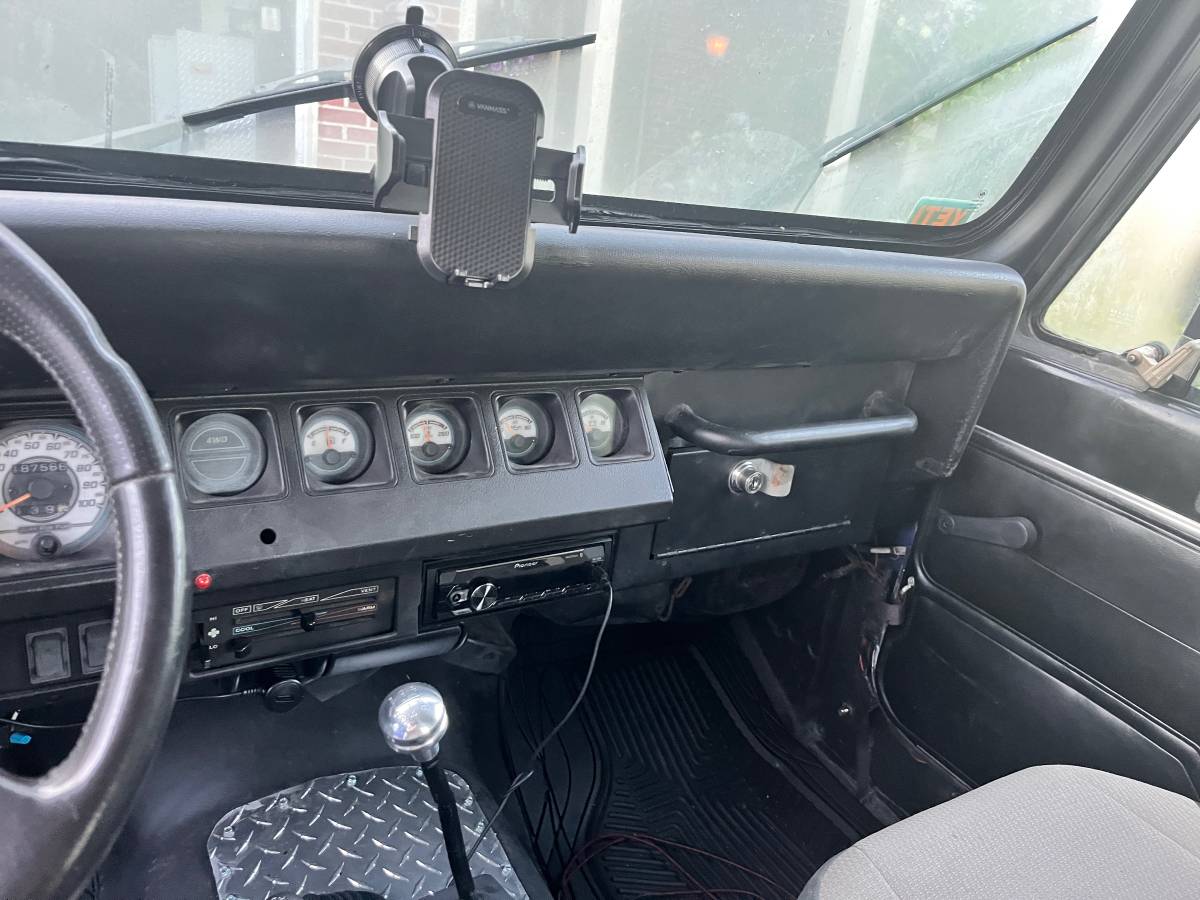 Jeep-wrangler-sport-1994-black-4