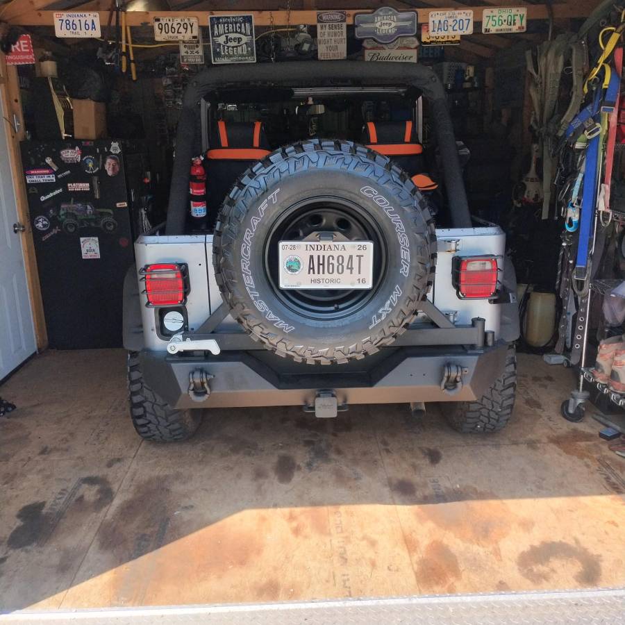 Jeep-wrangler-yj-1987-silver-1