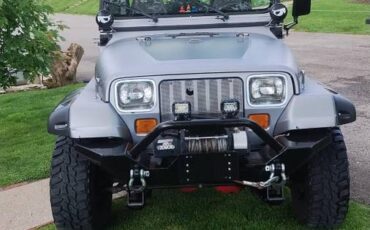 Jeep-wrangler-yj-1987-silver-10