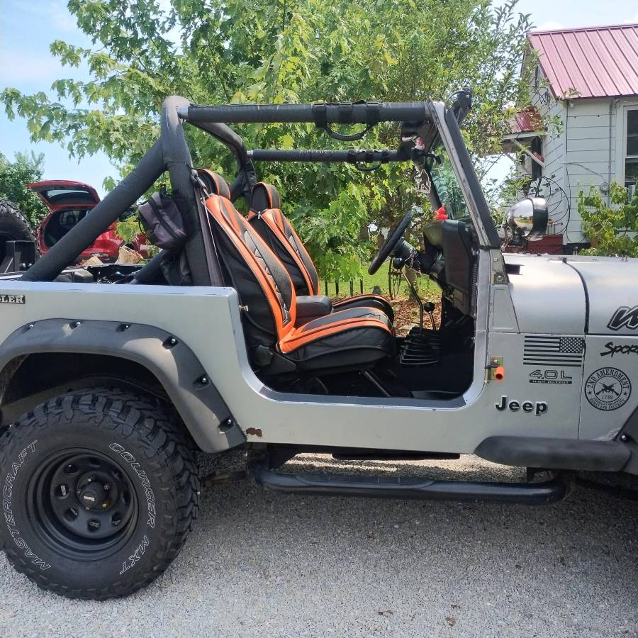Jeep-wrangler-yj-1987-silver-11