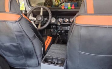 Jeep-wrangler-yj-1987-silver-6