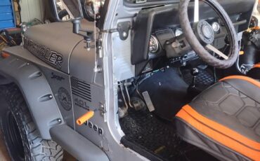 Jeep-wrangler-yj-1987-silver-7