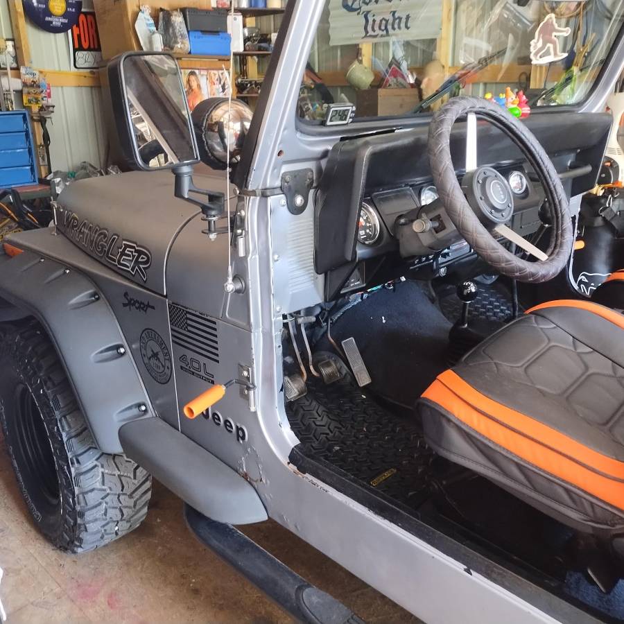 Jeep-wrangler-yj-1987-silver-7