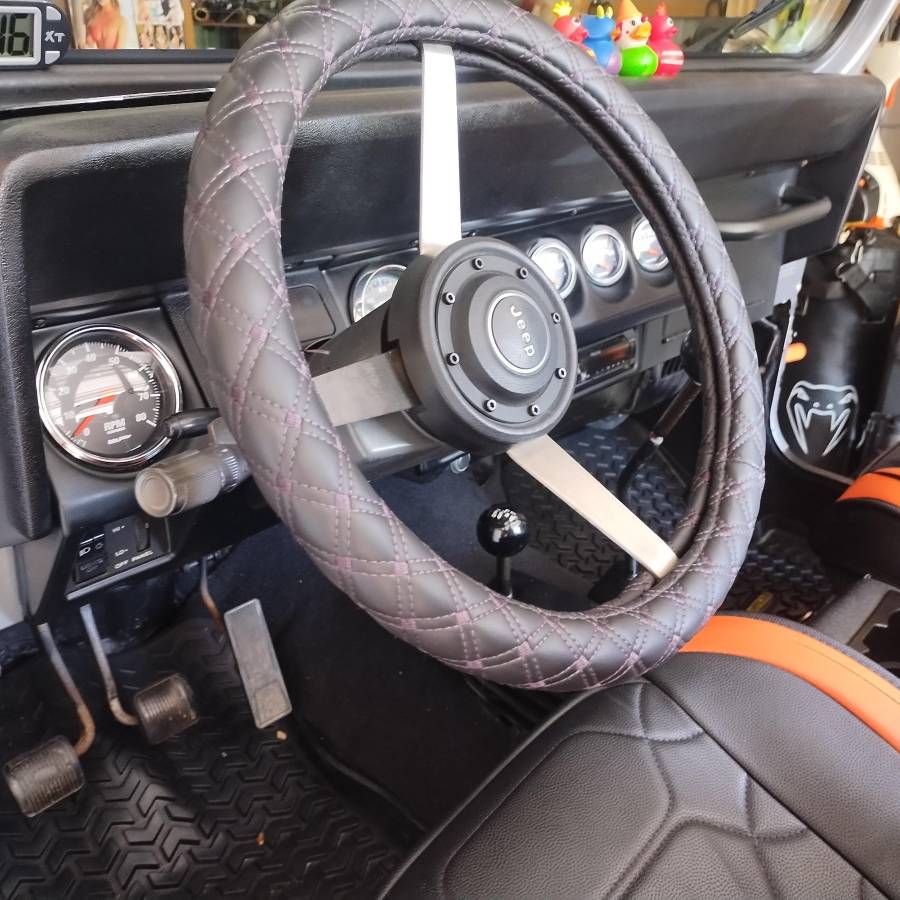Jeep-wrangler-yj-1987-silver-8