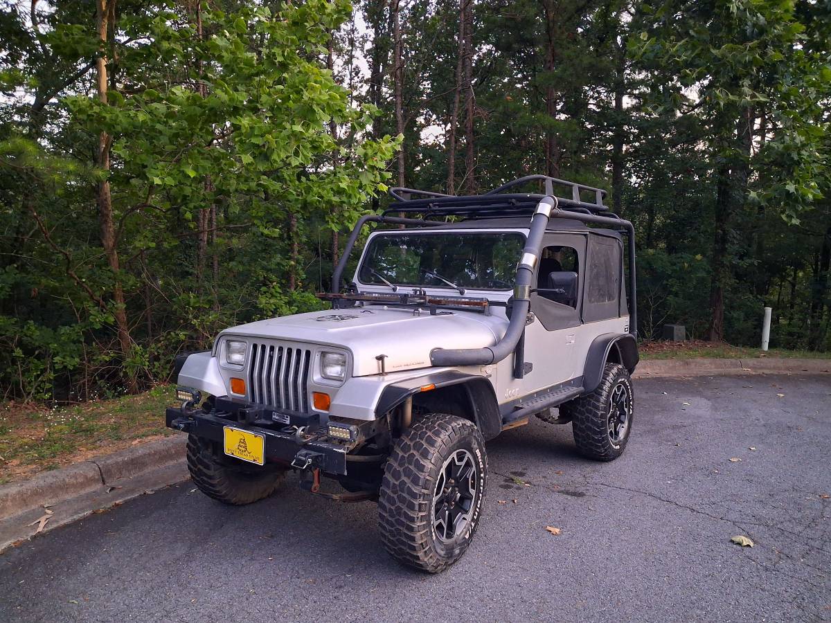 Jeep-wrangler-yj-1988-silver-1