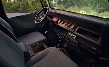 Jeep-wrangler-yj-1988-silver-13