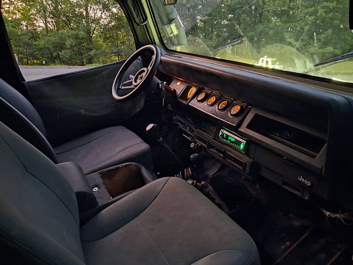 Jeep-wrangler-yj-1988-silver-13