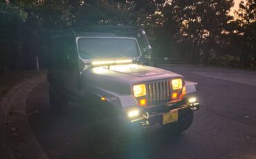Jeep-wrangler-yj-1988-silver-16