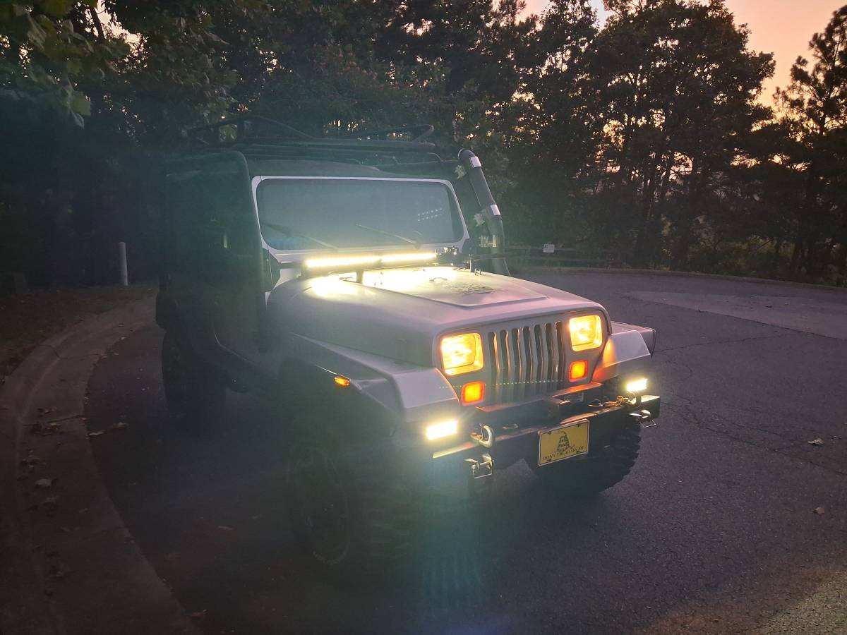 Jeep-wrangler-yj-1988-silver-16