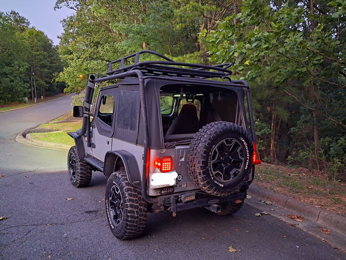 Jeep-wrangler-yj-1988-silver-17