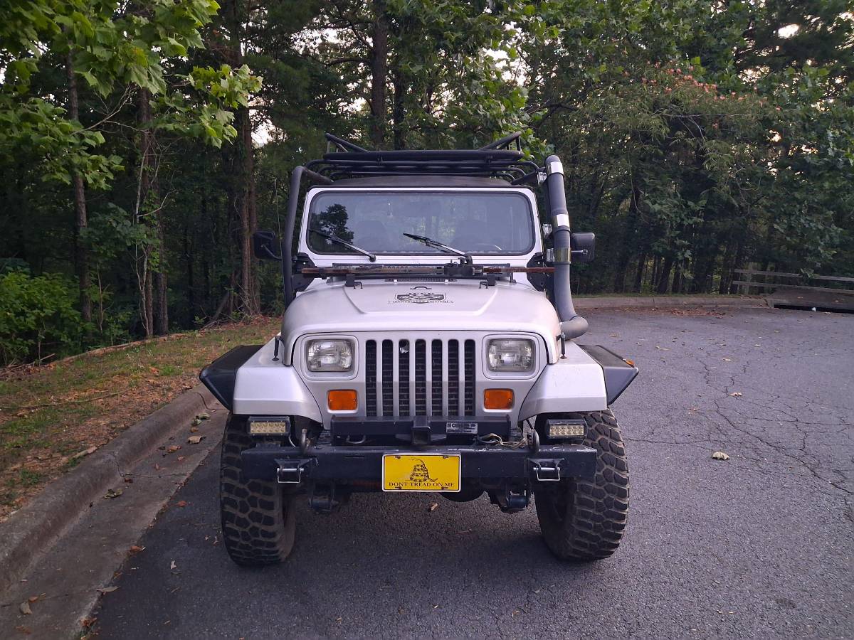 Jeep-wrangler-yj-1988-silver-3