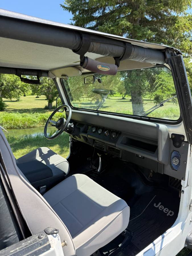 Jeep-wrangler-yj-1989-white-11